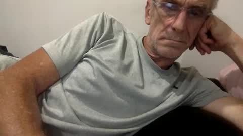 deanofflove221000 online show from March 19, 8:46 pm