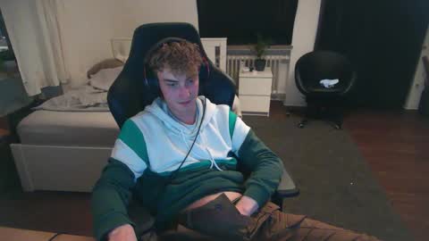 Dean online show from November 25, 9:26 pm