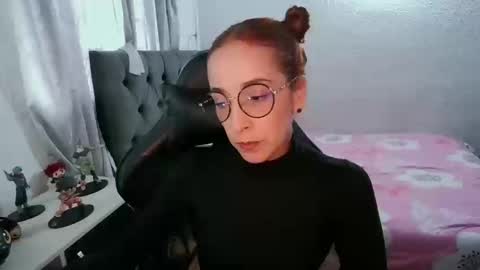 Snapshot of dear_juliet chatting on September 8, 10:31 pm Juliet online show from September 8, 10:31 pm