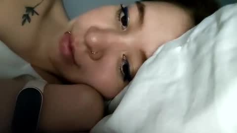 dearmilu28 online show from October 18, 11:11 am