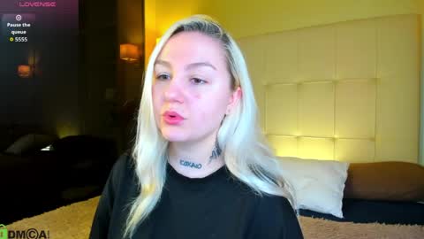 Debbie Mon Tue Fri Sun Sat GMT 3 1000am - 0400pm  online show from April 11, 5:28 pm