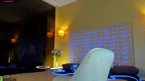 Debbie Mon Tue Fri Sun Sat GMT 3 1000am - 0400pm  online show from April 18, 7:58 pm