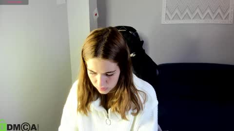 Jennifer online show from May 17, 11:01 pm