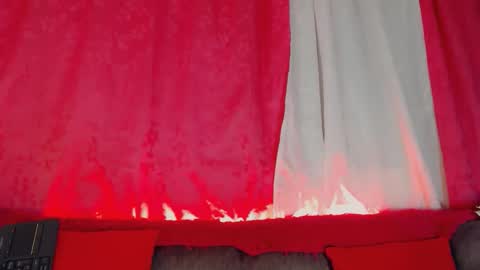 deboragill online show from June 10, 12:44 am