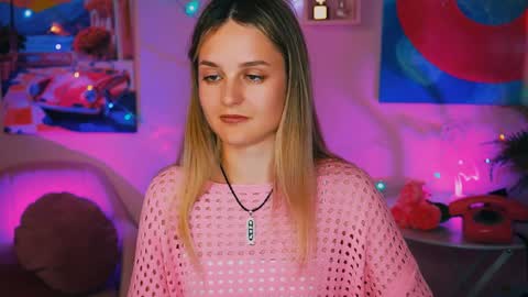 Snapshot of deboralarson chatting on December 16, 2:57 am Debora online show from December 16, 2:57 am