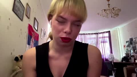Snapshot of deboraschurer chatting on July 10, 7:34 am Jenny online show from July 10, 7:34 am