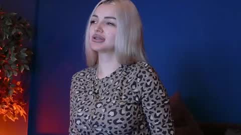 DeeaVIP online show from April 22, 4:37 am