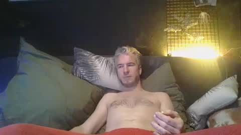 Snapshot of deebo1987 chatting on December 28, 3:48 pm Deen online show from December 28, 3:48 pm