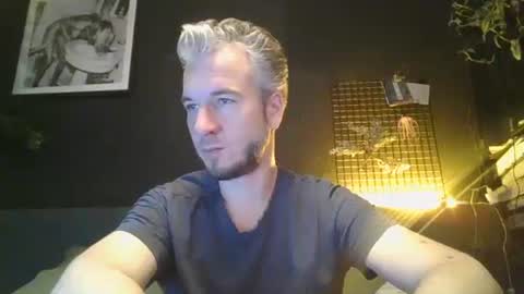 Snapshot of deebo1987 chatting on December 30, 7:11 pm Deen online show from December 30, 7:11 pm