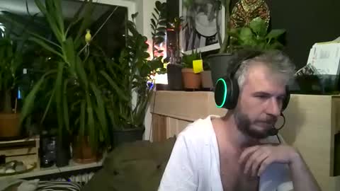 Snapshot of deebo1987 chatting on November 14, 8:07 pm Deen online show from November 14, 8:07 pm