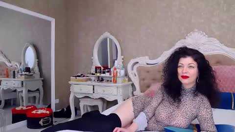 DeenaJay online show from January 14, 6:30 am