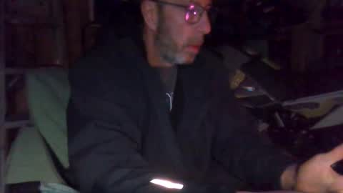 deeplyhydrates online show from April 24, 8:39 am