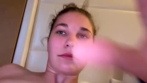 deepthroatqueen33 online show from November 19, 4:18 pm