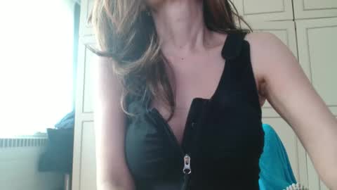 KamiDevi online show from April 18, 2:21 pm