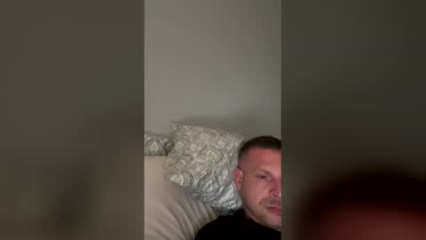 Snapshot of deezznutt chatting on February 15, 4:25 pm deezznutt online show from February 15, 4:25 pm