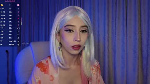 Stephanie.e  online show from September 9, 8:03 am