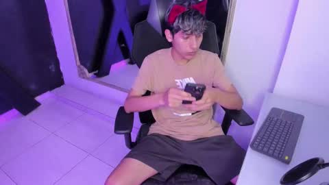 Deilan Wolf  online show from March 3, 4:29 am