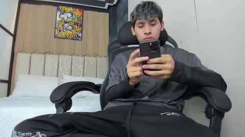 Deilan Wolf  online show from March 10, 4:06 am