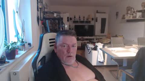 deinprinz2312 online show from January 10, 7:35 am