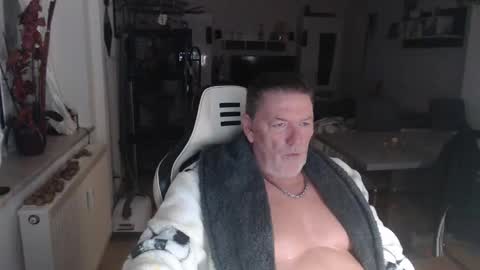 deinprinz2312 online show from October 17, 4:04 am