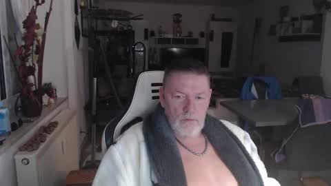 deinprinz2312 online show from November 2, 4:26 am