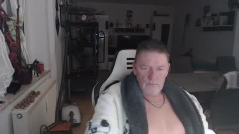 deinprinz2312 online show from November 25, 6:35 am