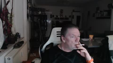 Snapshot of deinprinz2312 chatting on February 3, 5:27 am deinprinz2312 online show from February 3, 5:27 am