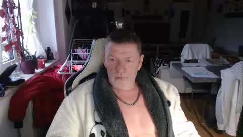 Snapshot of deinprinz2312 chatting on February 22, 6:46 am deinprinz2312 online show from February 22, 6:46 am