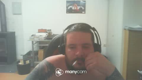 Snapshot of deinspielzeug87 chatting on January 2, 3:19 pm deinspielzeug87 online show from January 2, 3:19 pm