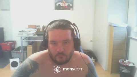 Snapshot of deinspielzeug87 chatting on February 23, 3:40 pm deinspielzeug87 online show from February 23, 3:40 pm