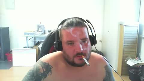 Snapshot of deinspielzeug87 chatting on October 3, 12:57 pm deinspielzeug87 online show from October 3, 12:57 pm