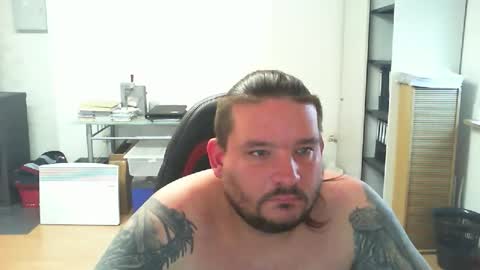 Snapshot of deinspielzeug87 chatting on October 26, 1:39 pm deinspielzeug87 online show from October 26, 1:39 pm