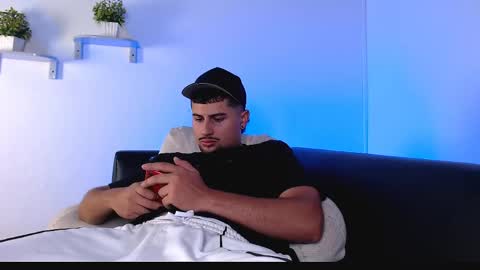  DEIVY  online show from April 22, 10:00 pm