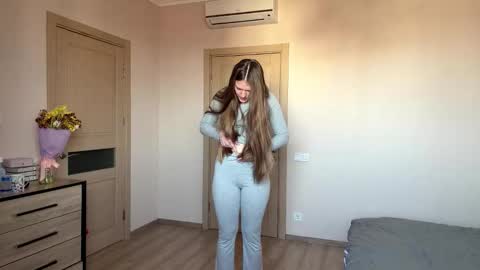 Mila online show from March 20, 9:36 am