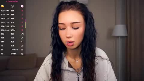 Hello everyone Im Tessa Make yourself comfortable. Were going to have fun together  online show from September 18, 7:32 am