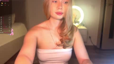 Snapshot of delanona chatting on April 27, 9:35 pm Dia online show from April 27, 9:35 pm