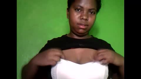 Snapshot of deliah712909 chatting on March 9, 3:22 am deliah712909 online show from March 9, 3:22 am