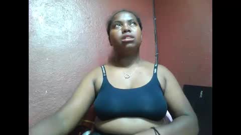 Snapshot of deliah712909 chatting on October 17, 7:00 am deliah712909 online show from October 17, 7:00 am