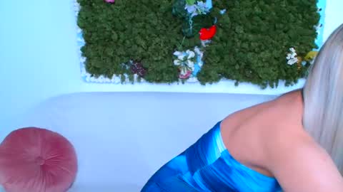 deliciaalove online show from March 29, 6:41 pm