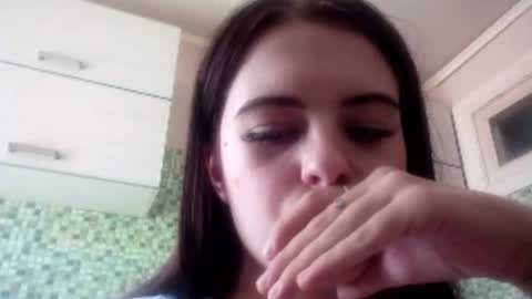 Snapshot of deliciastombaugh chatting on June 18, 9:14 am Kiki online show from June 18, 9:14 am