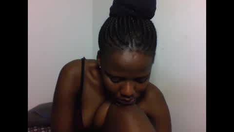 Snapshot of deliciousbabe01 chatting on May 26, 2:07 am EVAH online show from May 26, 2:07 am