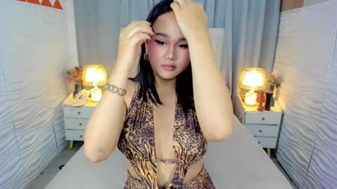 Snapshot of delightfulprincess chatting on December 17, 9:16 pm Tyra Colins online show from December 17, 9:16 pm