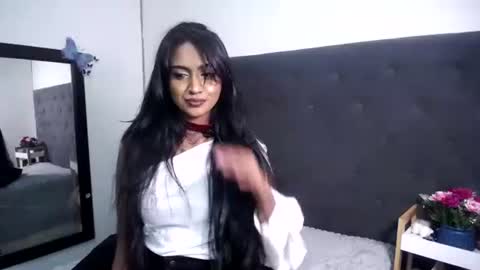 Snapshot of delilah_blazee chatting on May 20, 6:03 pm Delilah Blaze online show from May 20, 6:03 pm