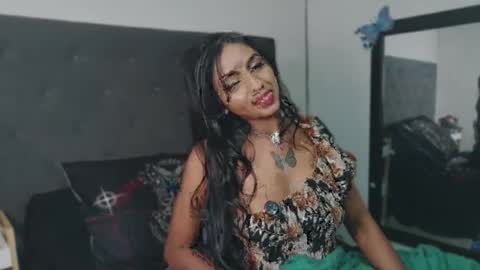 Snapshot of delilah_blazee chatting on June 15, 2:47 am Delilah Blaze online show from June 15, 2:47 am