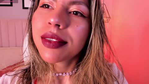 Snapshot of delilah_fix chatting on December 1, 9:04 pm della online show from December 1, 9:04 pm