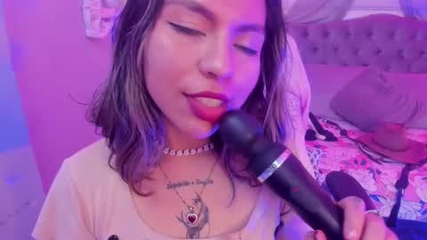 Snapshot of delilah_fix chatting on March 4, 2:32 pm della online show from March 4, 2:32 pm