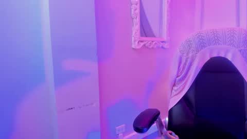 Snapshot of delilah_fix chatting on March 4, 5:34 pm della online show from March 4, 5:34 pm