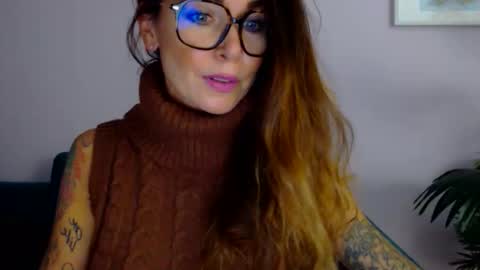 Snapshot of delilah_sweet chatting on September 9, 3:22 pm delilah_sweet online show from September 9, 3:22 pm