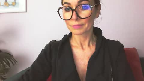 Snapshot of delilah_sweet chatting on October 20, 3:23 pm delilah_sweet online show from October 20, 3:23 pm
