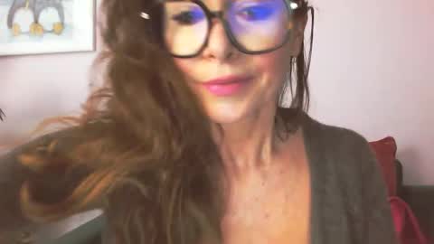 Snapshot of delilah_sweet chatting on October 22, 3:12 pm delilah_sweet online show from October 22, 3:12 pm